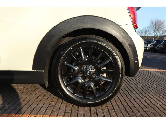 MINI 3-Deurs Cooper 2019 Benzine 6