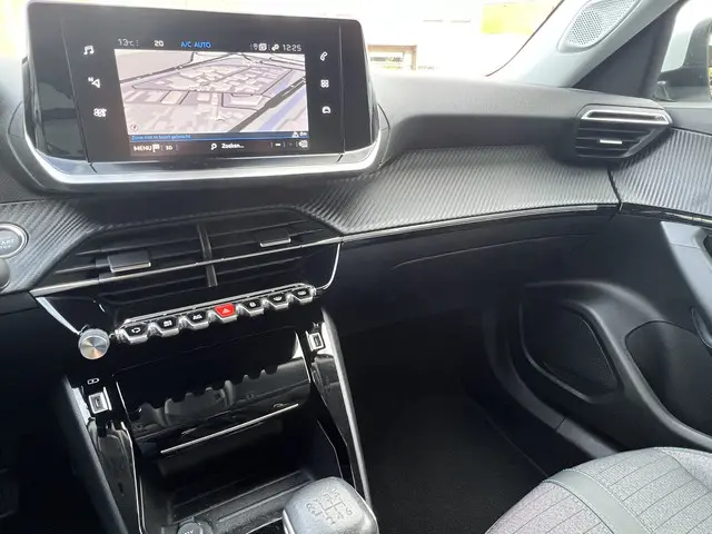 Peugeot 2008 1.2 Turbo 100 pk Allure 2022 Benzine 14