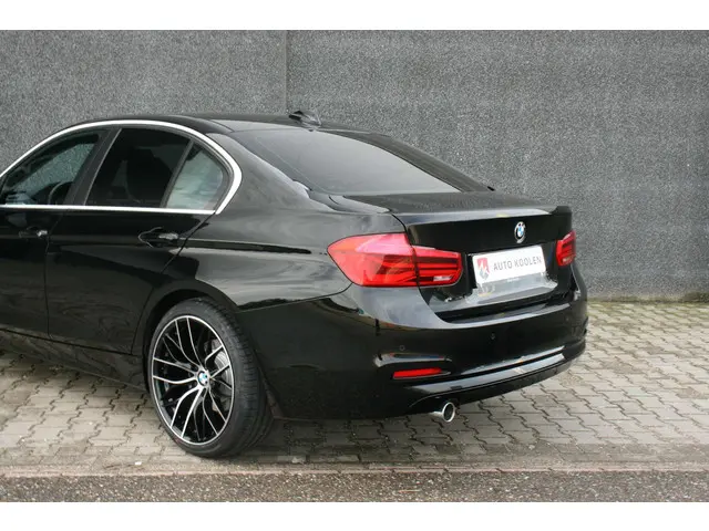 BMW 3 Serie 318i Centennial Executive 2016 Benzine 5