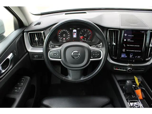 Volvo XC60 2.0 B5 Momentum Exclusive 2021 Benzine 19