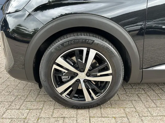 Peugeot 3008 1.6 HYbrid 225 GT 2023 Hybride Benzine 38