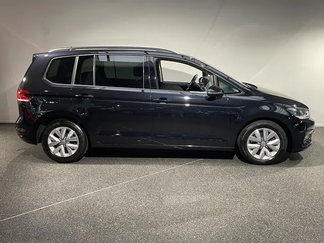 Volkswagen Touran 1.4 TSI Comfortline 7p 2017 Benzine 16