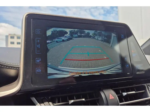 Toyota C-HR 1.8 Hybrid Style 2019 Hybride Benzine 12