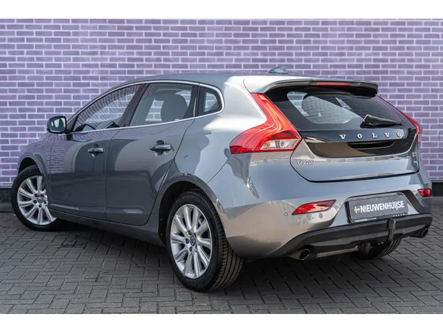 Volvo V40 3