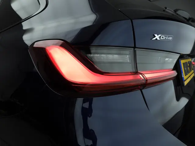 BMW 3 Serie Touring 330e xDrive 2024 Hybride Benzine 47