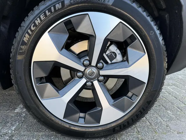Volvo XC40 2.0 B4 Plus Dark 2025 Benzine 3