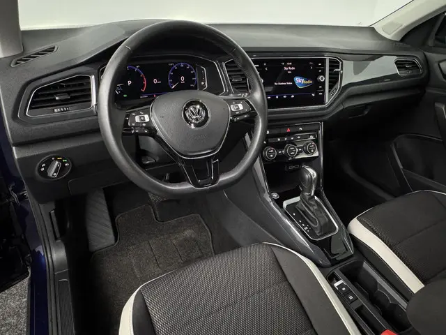 Volkswagen T-Roc 1.5 TSI DSG Sport 2019 Benzine 24