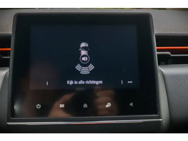 Renault Clio TCe 90 Intens 2021 Benzine 24