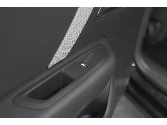 Citroën C4 Puretech 130 EAT8 Shine 2020 Benzine 27