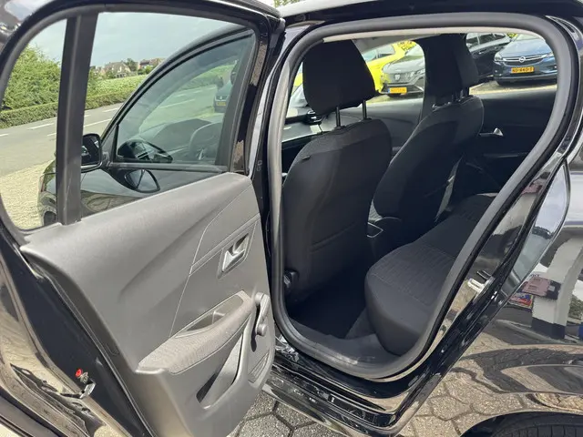Peugeot 208 1.2 PureTech Blue Lease Allure 2020 Benzine 22
