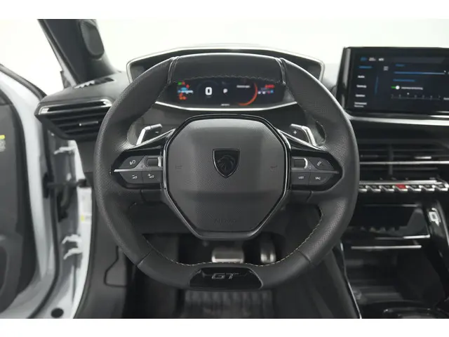 Peugeot 2008 PureTech 130 EAT8 GT 2024 Benzine 33