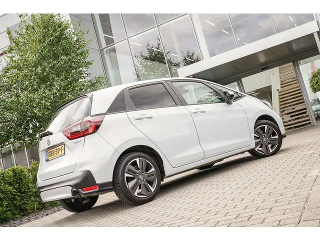 Honda Jazz 1.5i e:HEV ADVANCE 2024 Hybride Benzine 31