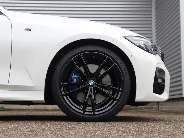 BMW 3 Serie Touring 320i 2021 Benzine 6