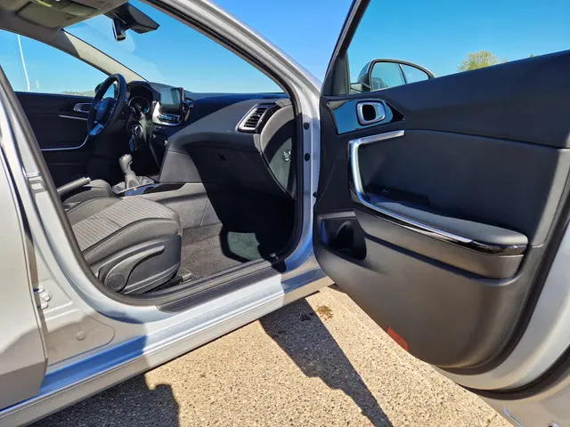 Kia Ceed 1.0 T-GDi !! 6000 km !! 2022 Benzine 11