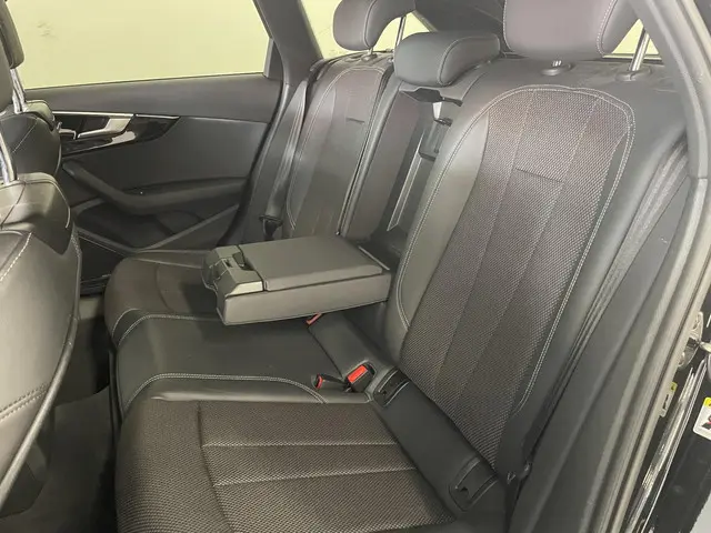 Audi A4 Avant 40 TFSI S edition 2020 Benzine 8