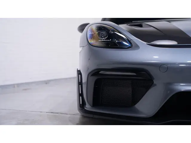 Porsche 718 Spyder RS 2024 Benzine 18