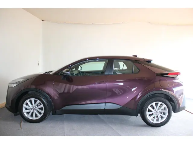 Toyota C-HR 2