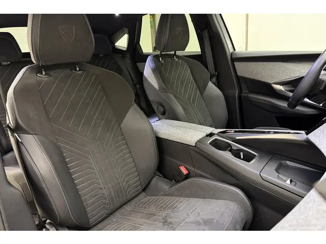 Peugeot 3008 1.2 Hybrid GT 2024 Hybride Benzine 15