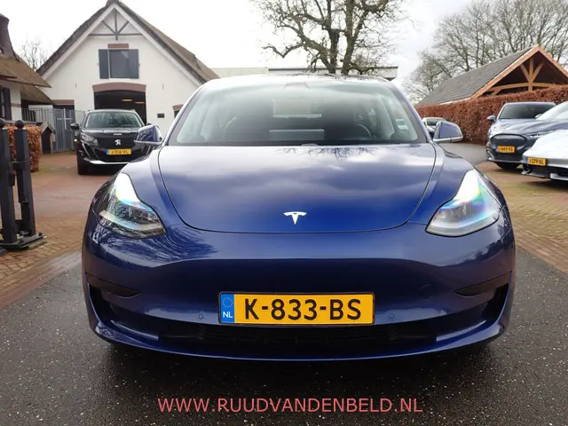 Tesla Model 3 SR+ RWD 60 kWh 2020 Elektrisch 2