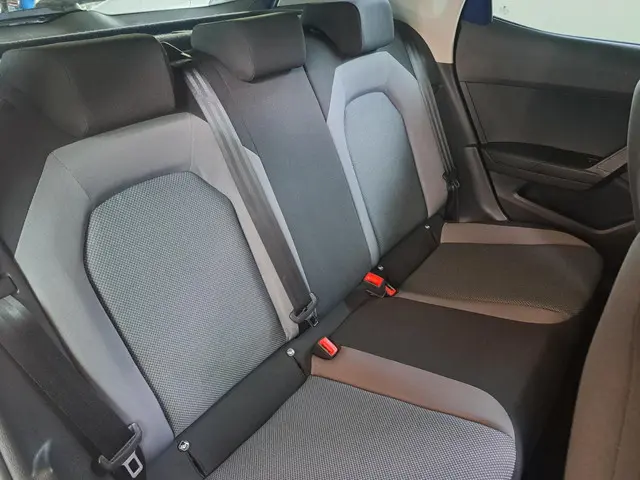 SEAT Arona 1.0 TSI Style Business Intense 2018 Benzine 27
