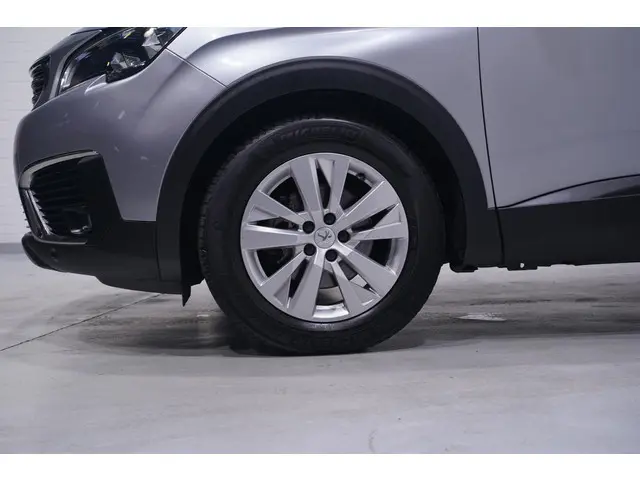 Peugeot 5008 1.2 PureTech Active 2019 Benzine 9