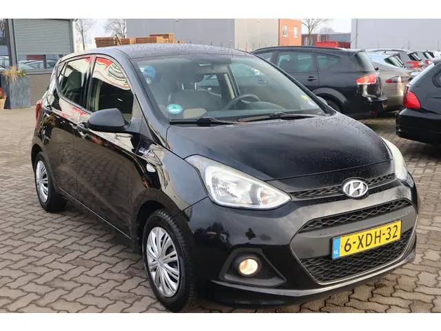 Hyundai i10 1.0i i-Motion 2015 Benzine 8