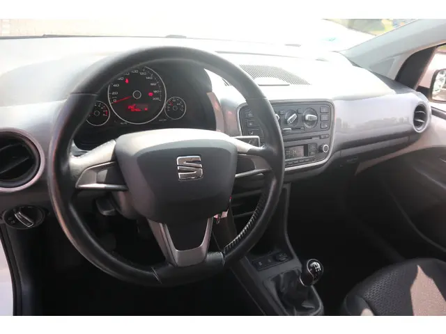 SEAT Mii 1.0 Sport Dynamic 2015 Benzine 3