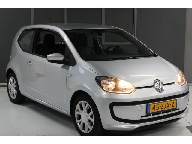 Volkswagen up! 3
