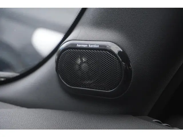 MINI Cooper Cabrio C 2020 Benzine 24