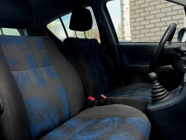 Opel Agila 1.2 Edition Eerste eigenaar 2012 Benzine 10