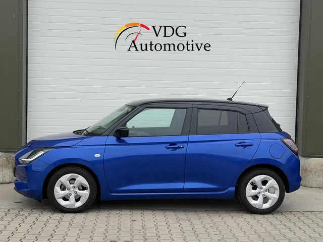 Suzuki Swift 1.2 Select Smart Hybrid 2025 Benzine 9