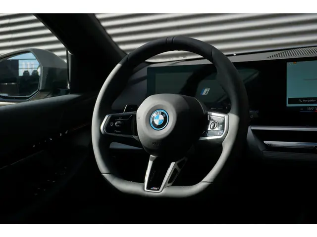 BMW 5 Serie Touring 530e 2025 Hybride Benzine 26
