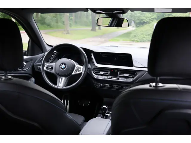 BMW 1 Serie 116i High Executive 2022 Benzine 13