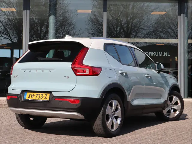 Volvo XC40 1.5 T3 Momentum 2019 Benzine 2