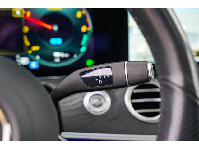 Mercedes-Benz E-Klasse E300 de 2022 Hybride Diesel 15