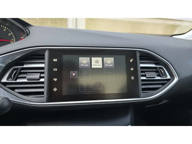 Peugeot 308 SW 1.2 PureTech Blue Lion 2017 Benzine 25