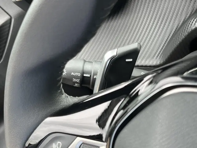 Peugeot 2008 1.2 PureTech Allure Pack 2021 Benzine 56