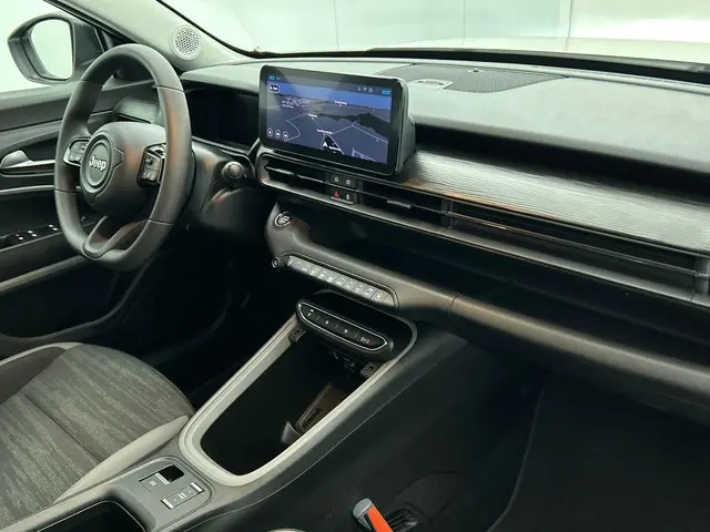 Jeep Avenger Longitude 54 kWh 2023 Elektrisch 17