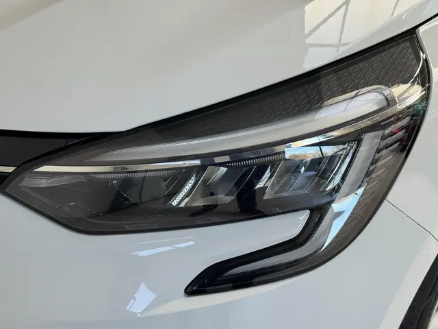 Renault Clio 1.0 TCe Intens 2021 Benzine 24