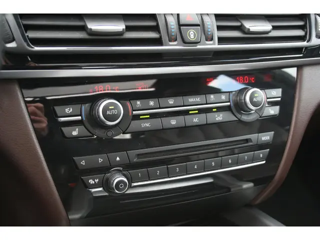 BMW X5 XDrive40e High Executive 2015 Hybride Benzine 17