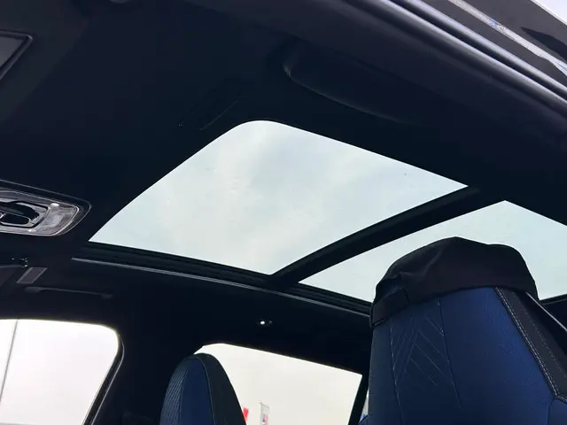 Lynk & Co 01 1.5 Plug-in Hybrid 2025 Hybride Benzine 8