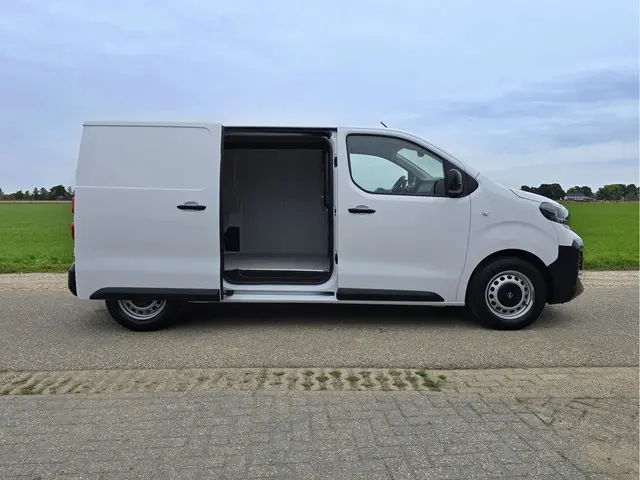 Opel Vivaro 1.5 Diesel L2 H1 2024 Diesel 25
