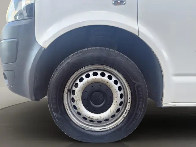 Volkswagen Transporter 2.0 TDI L2H1 2012 Diesel 18