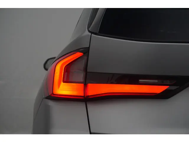 BMW iX1 eDrive20 2024 Elektrisch 9