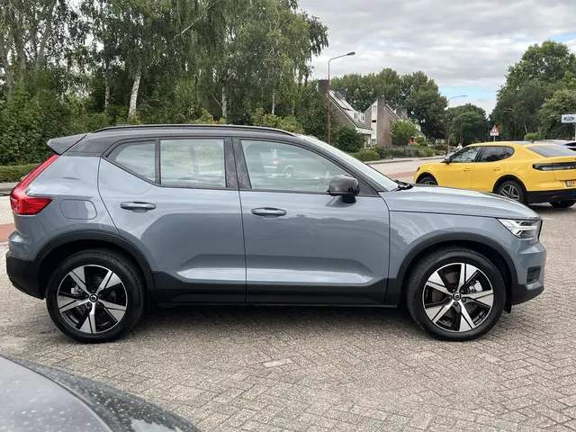 Volvo XC40 1.5 T5 Recharge R-Design 2022 Hybride Benzine 8