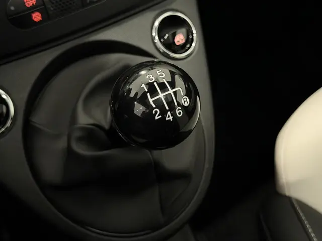 Fiat 500 1.0 Hybrid Dolcevita 2023 Benzine 21