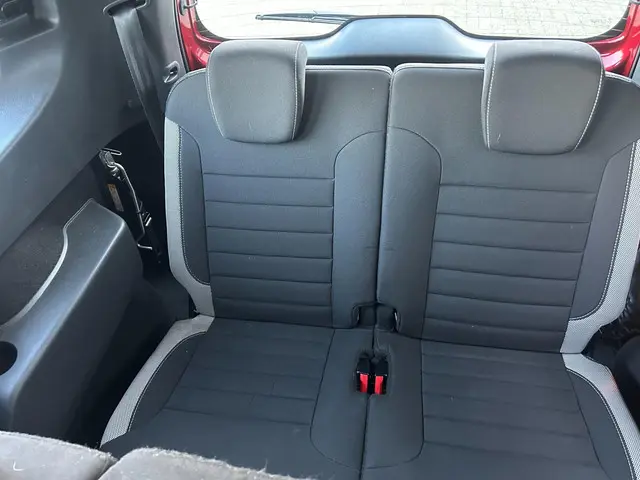 Dacia Lodgy 1.3 TCe Stepway 7p 2022 Benzine 9