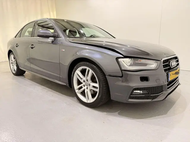 Audi A4 Sedan 1.8 TFSI S Edition Automaat 2015 Benzine