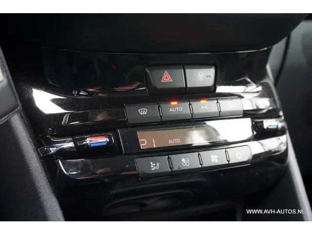 Peugeot 2008 1.2 PureTech Allure 2018 Benzine 16