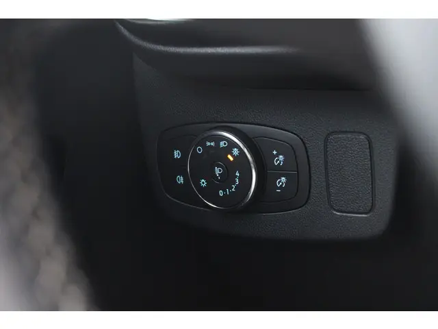 Ford Puma 1.0 EcoBoost Hybrid Titanium 2023 Benzine 19